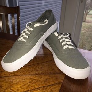 BRAND NEW! American Eagle Men’s Grey Canvas Shoes